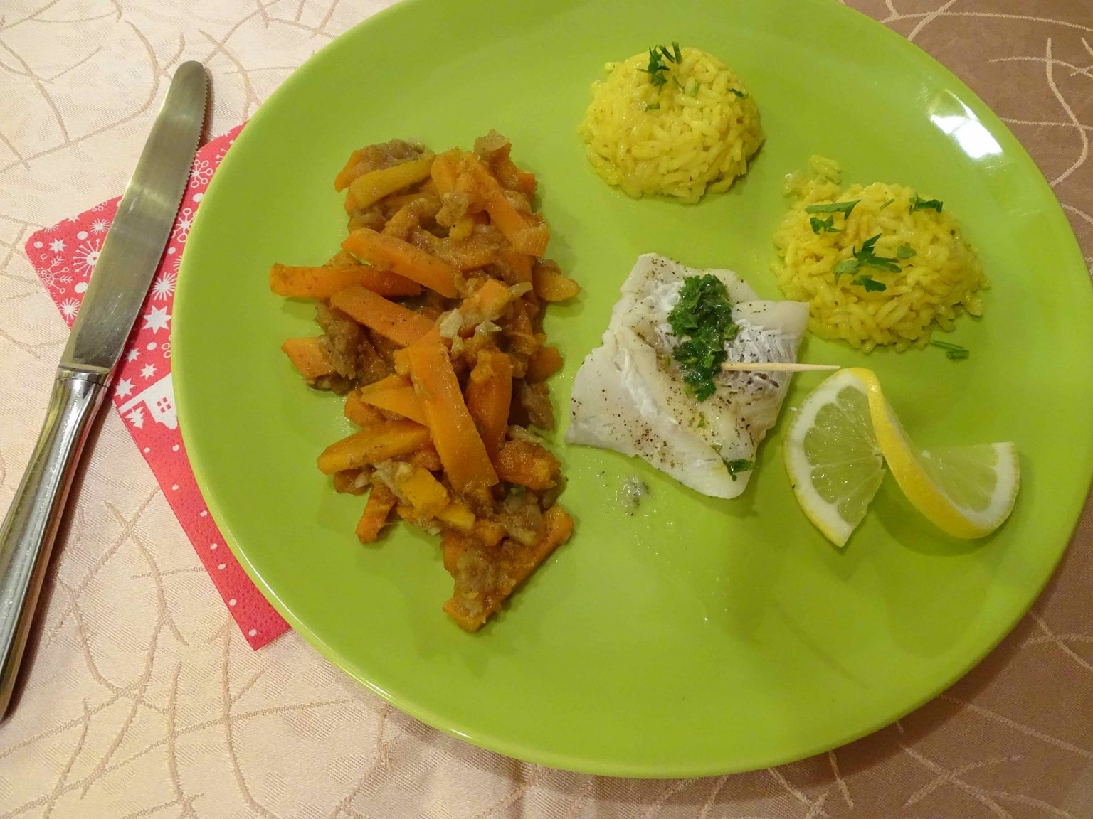 Poisson, tajine de carottes et riz au curcuma Association Polen